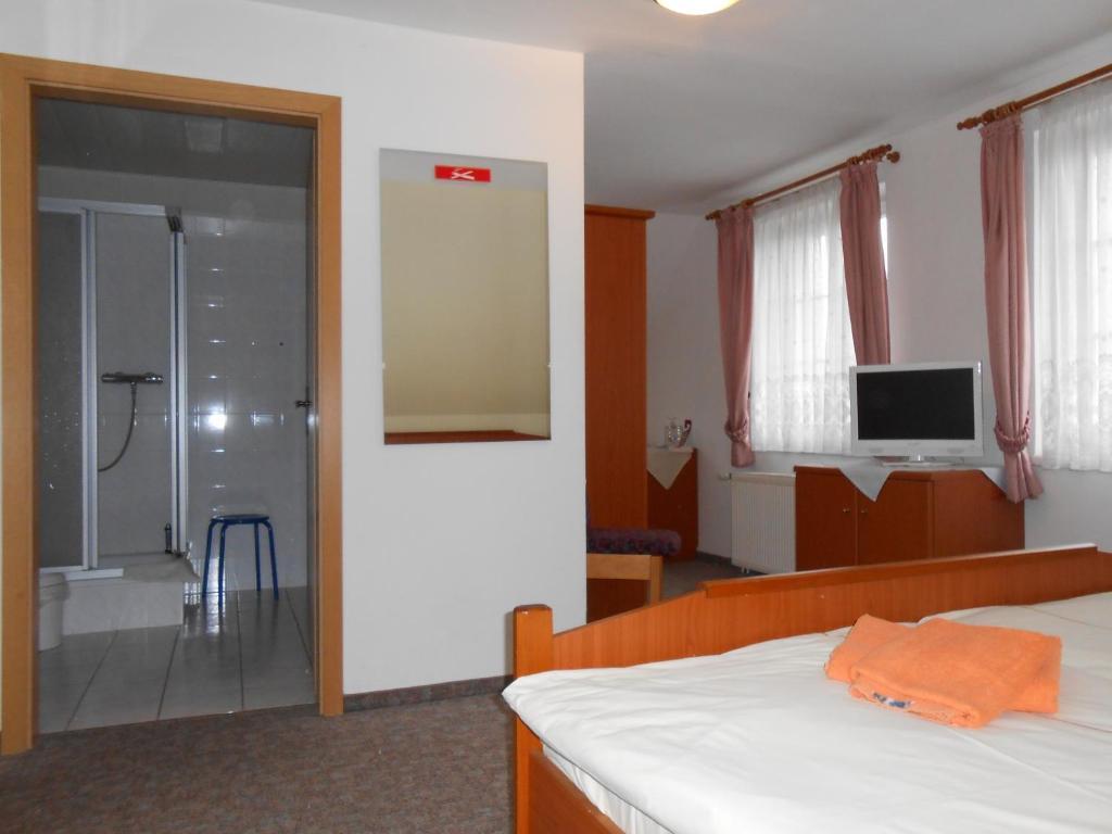 Goldener Engel /Pension Görlitz Стая снимка